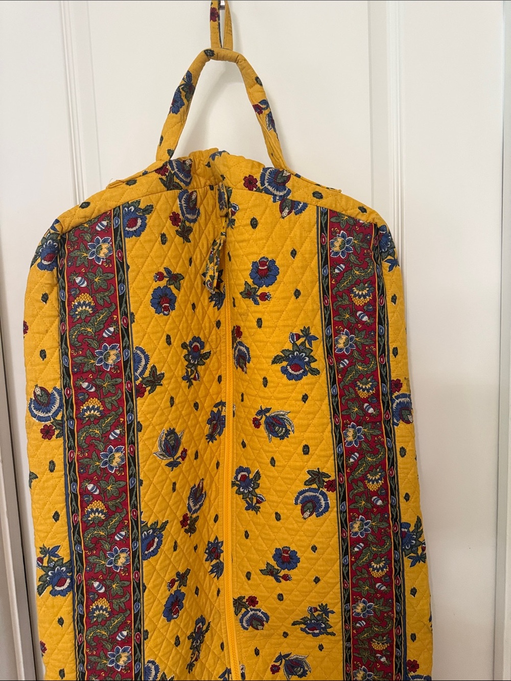 Vera Bradley retired Yellow Quilted Floral Garment Bag travel - Picture 2 of 9